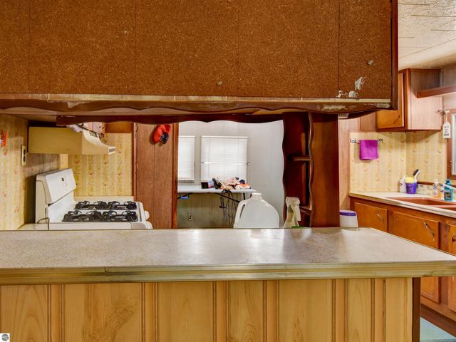 974 Parkway Drive, Tawas City, MI 48763