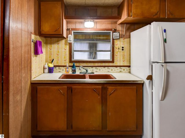 974 Parkway Drive, Tawas City, MI 48763