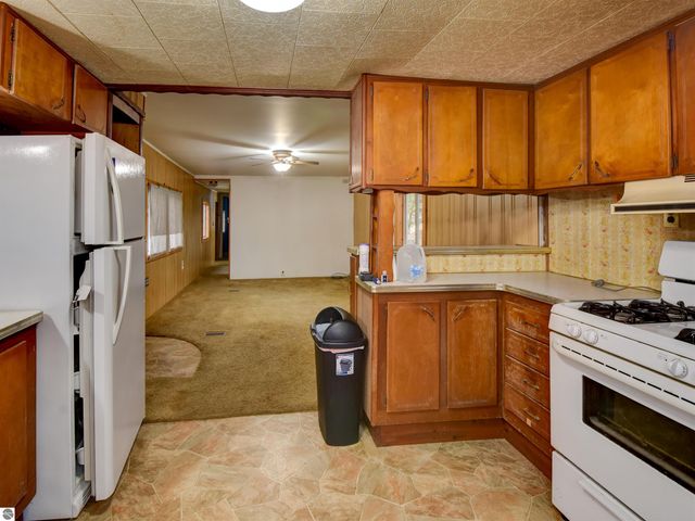 974 Parkway Drive, Tawas City, MI 48763