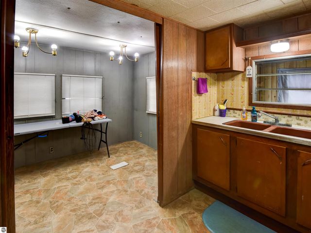 974 Parkway Drive, Tawas City, MI 48763