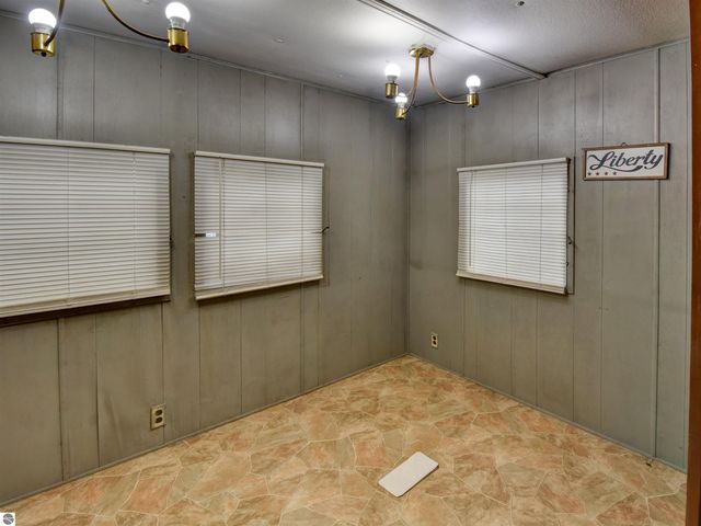 974 Parkway Drive, Tawas City, MI 48763