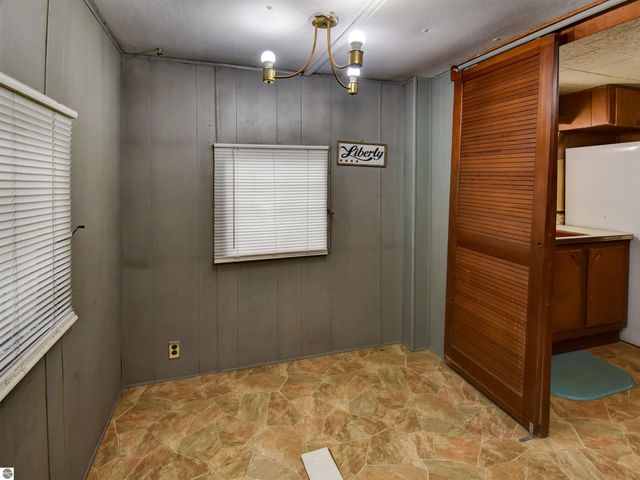 974 Parkway Drive, Tawas City, MI 48763