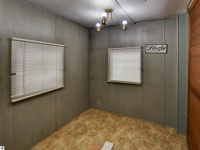 974 Parkway Drive, Tawas City, MI 48763