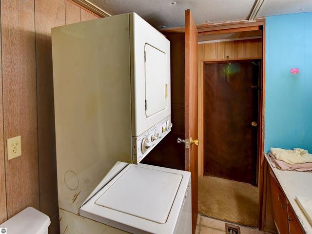 974 Parkway Drive, Tawas City, MI 48763