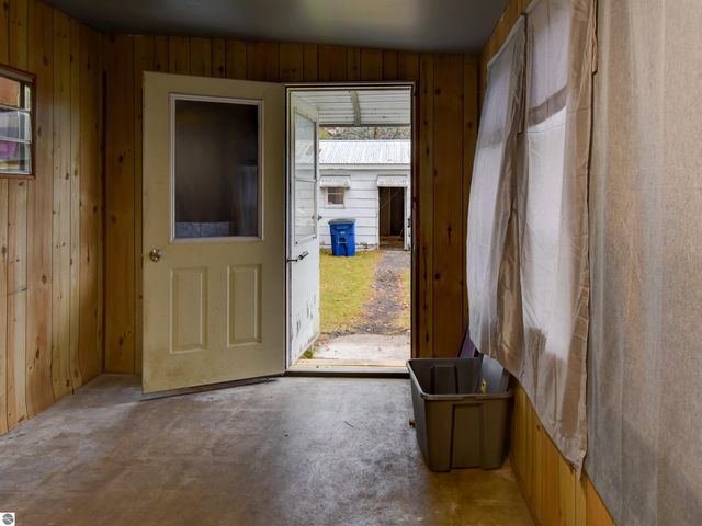 974 Parkway Drive, Tawas City, MI 48763