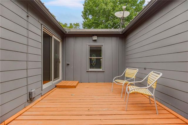 8201 Antioch Road, Overland Park, KS 66204