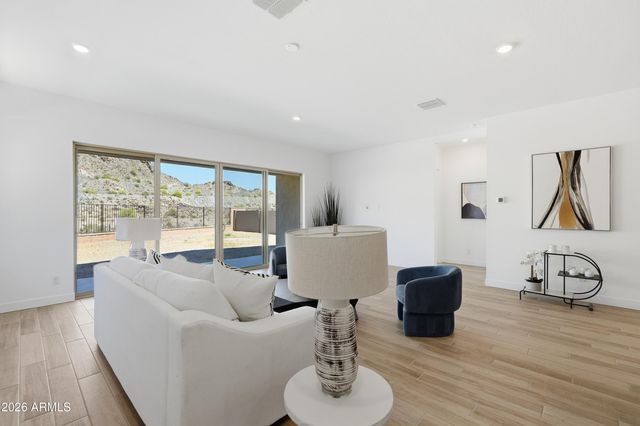 21262 W MARIPOSA Street, Buckeye, AZ 85396