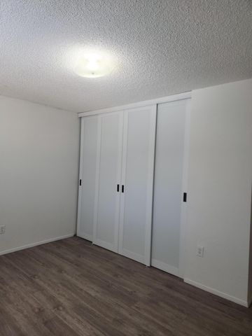 1212 Chelwood Park Boulevard NE 4, Albuquerque, NM 87112