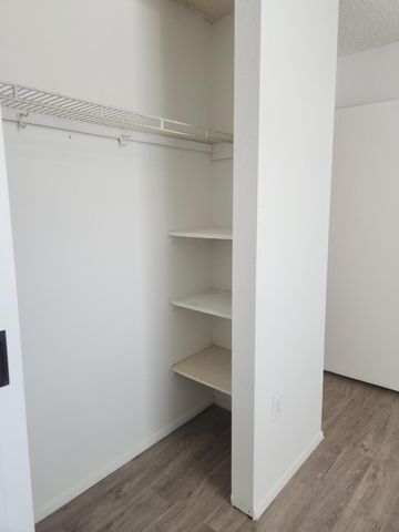 1212 Chelwood Park Boulevard NE 4, Albuquerque, NM 87112