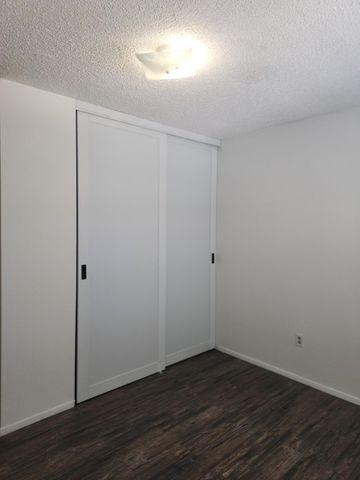 1212 Chelwood Park Boulevard NE 4, Albuquerque, NM 87112