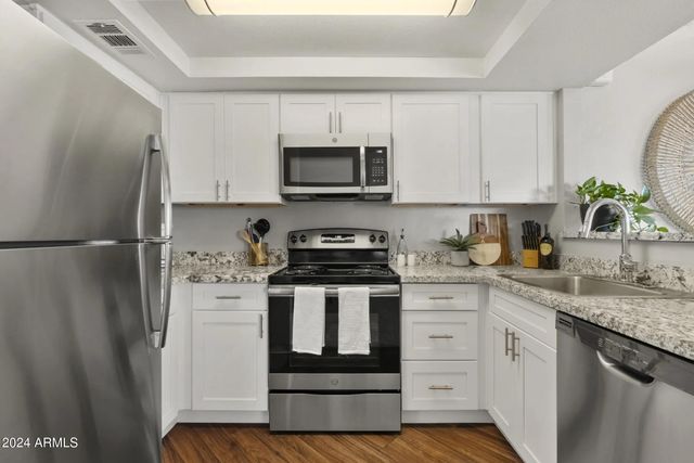 16220 N 7TH Street 1, Phoenix, AZ 85022