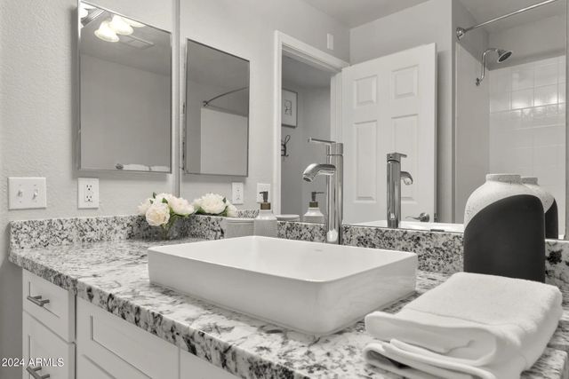 16220 N 7TH Street 1, Phoenix, AZ 85022