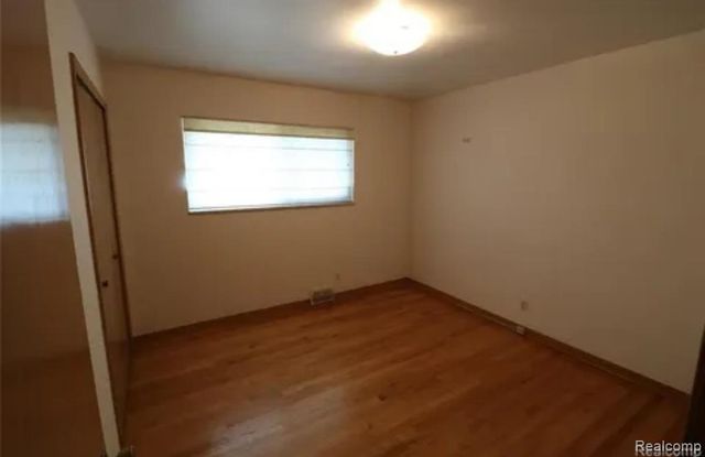 26620 Eureka Drive, Warren, MI 48091