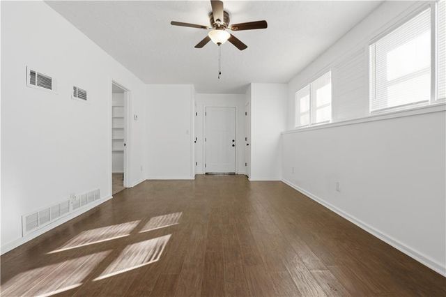 10504 E 71st Terrace E, Raytown, MO 64133