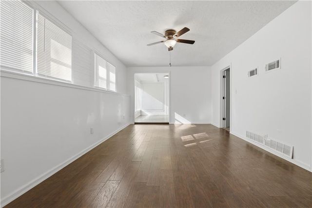 10504 E 71st Terrace E, Raytown, MO 64133