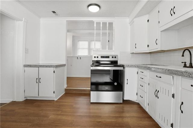 10504 E 71st Terrace E, Raytown, MO 64133