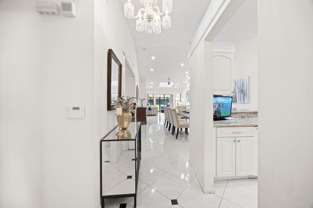 5916 Sunswept Lane A, Boynton Beach, FL 33437