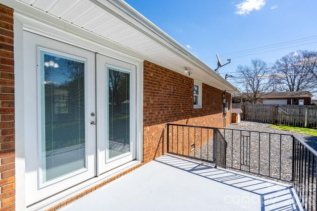 1885 N Enochville Avenue, China Grove, NC 28023