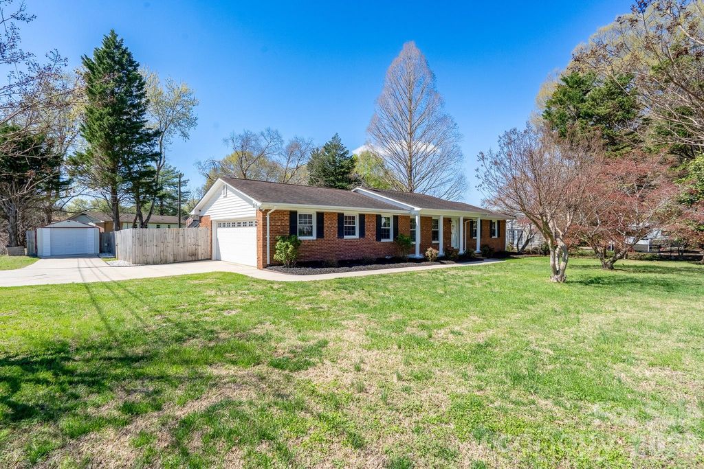 1885 N Enochville Avenue, China Grove, NC 28023