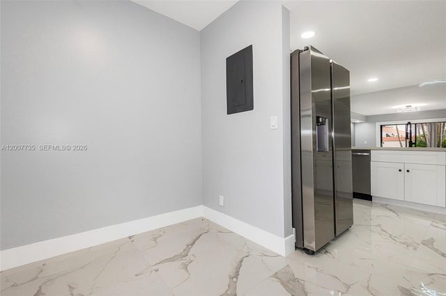 7111 SW 42nd Pl, Davie, FL 33314