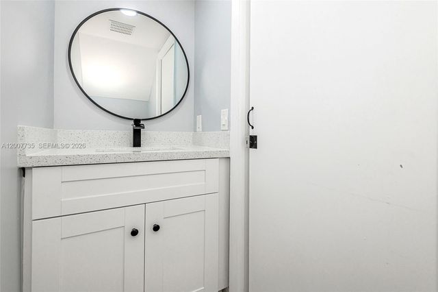 7111 SW 42nd Pl, Davie, FL 33314