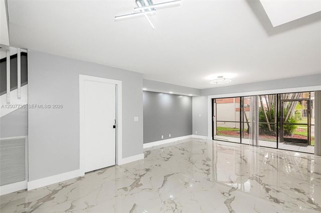 7111 SW 42nd Pl, Davie, FL 33314