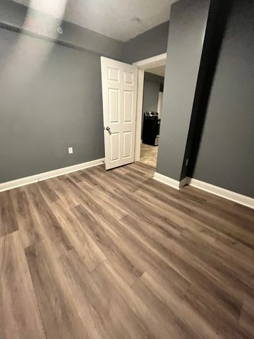 464 Central St 2R, Lowell, MA 01852