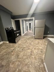464 Central St 2R, Lowell, MA 01852