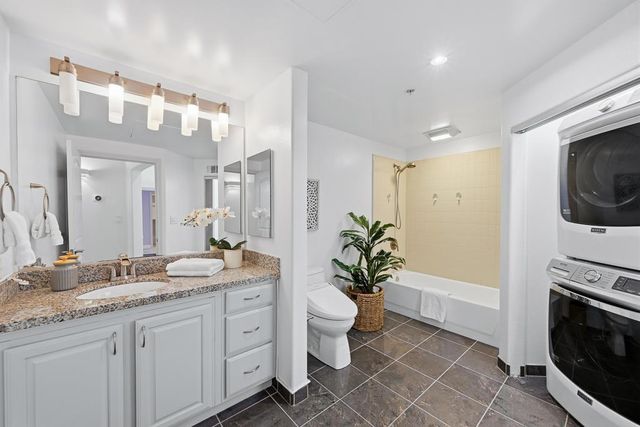 88 S Broadway 2405, Millbrae, CA 94030