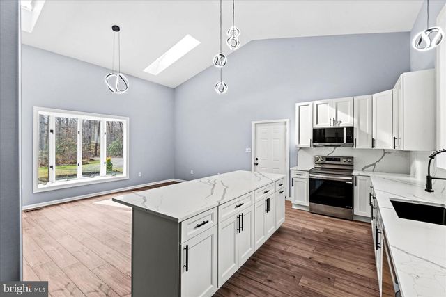7621 RIVER RD, Fredericksburg, VA 22407