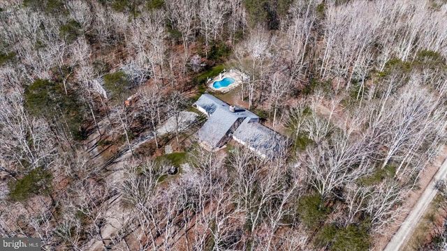 7621 RIVER RD, Fredericksburg, VA 22407