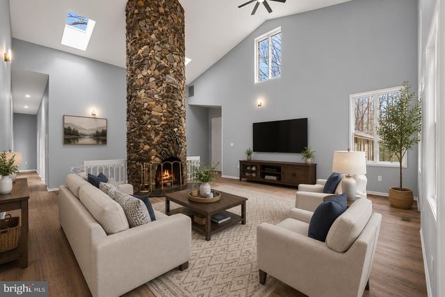 7621 RIVER RD, Fredericksburg, VA 22407