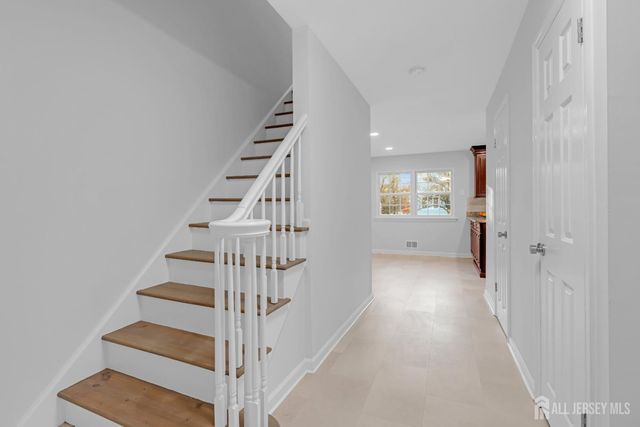 3 Van Arsdale Court, East Brunswick, NJ 08816