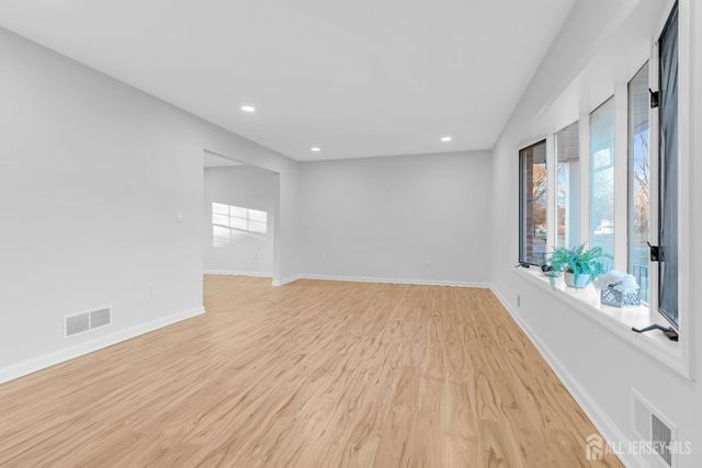 3 Van Arsdale Court, East Brunswick, NJ 08816