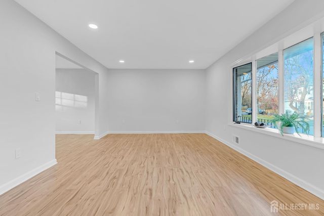 3 Van Arsdale Court, East Brunswick, NJ 08816