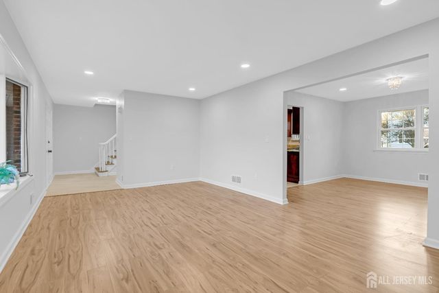 3 Van Arsdale Court, East Brunswick, NJ 08816