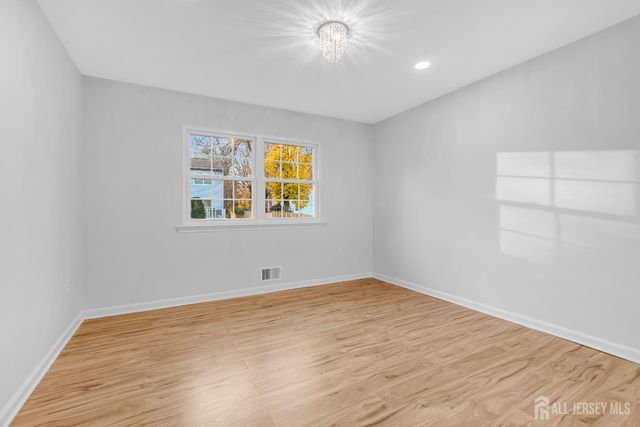 3 Van Arsdale Court, East Brunswick, NJ 08816