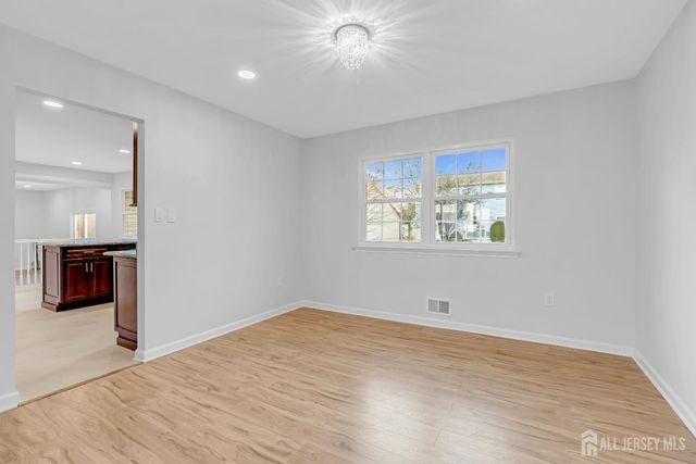 3 Van Arsdale Court, East Brunswick, NJ 08816