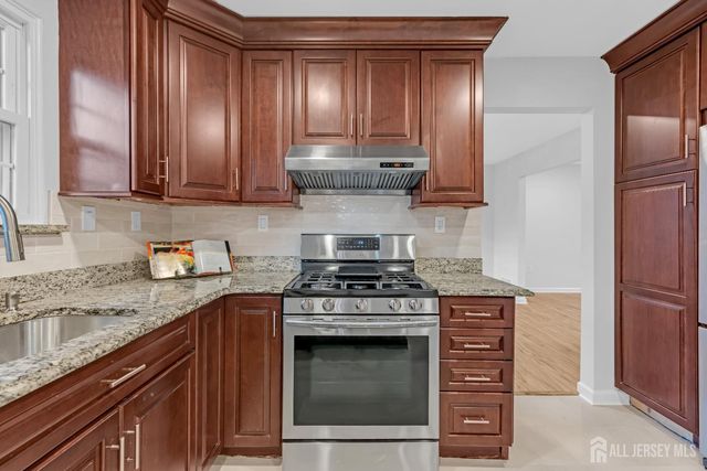 3 Van Arsdale Court, East Brunswick, NJ 08816