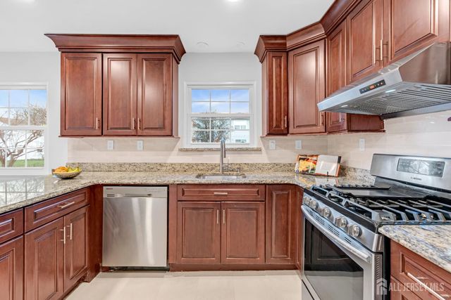 3 Van Arsdale Court, East Brunswick, NJ 08816