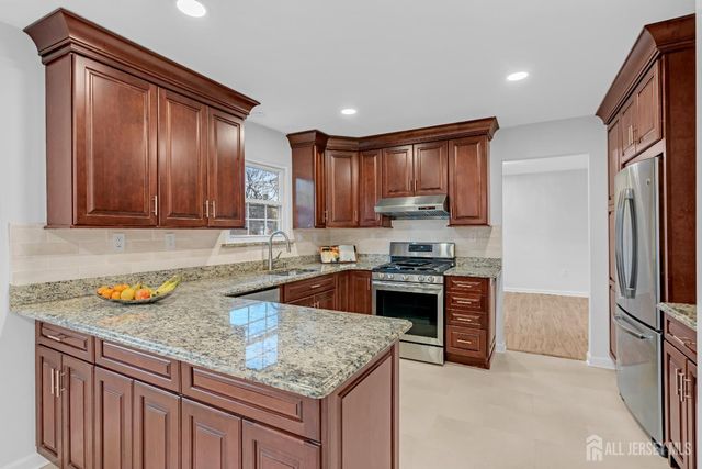 3 Van Arsdale Court, East Brunswick, NJ 08816