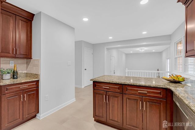 3 Van Arsdale Court, East Brunswick, NJ 08816