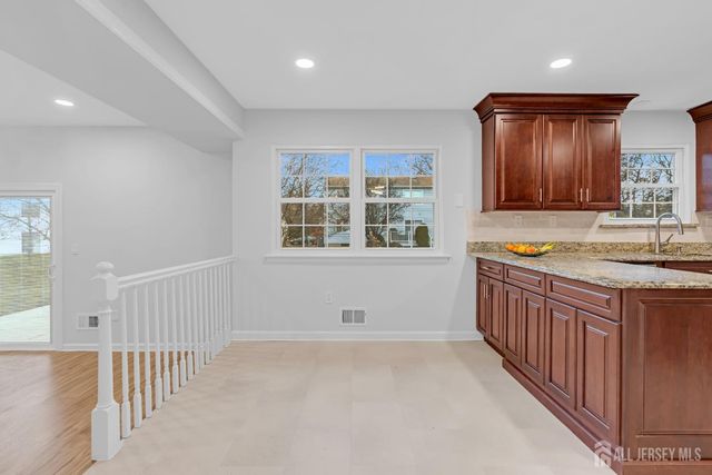 3 Van Arsdale Court, East Brunswick, NJ 08816