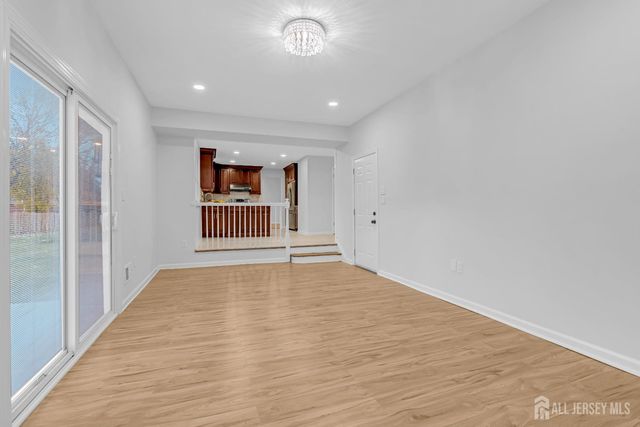 3 Van Arsdale Court, East Brunswick, NJ 08816