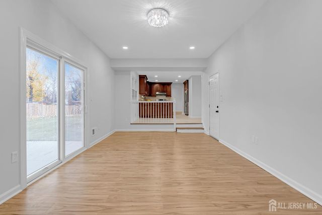 3 Van Arsdale Court, East Brunswick, NJ 08816