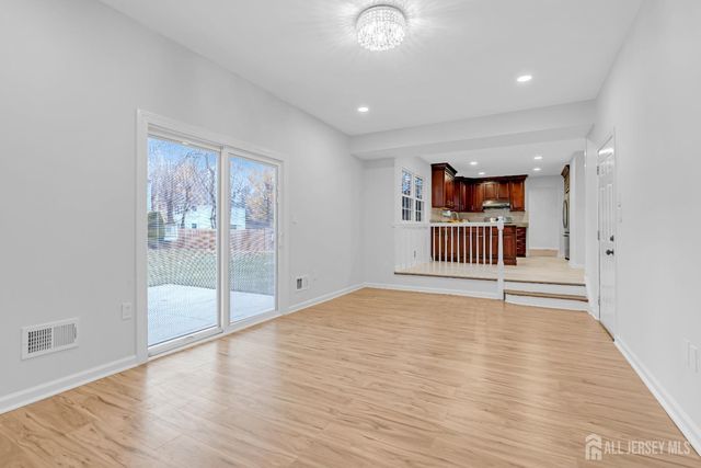 3 Van Arsdale Court, East Brunswick, NJ 08816