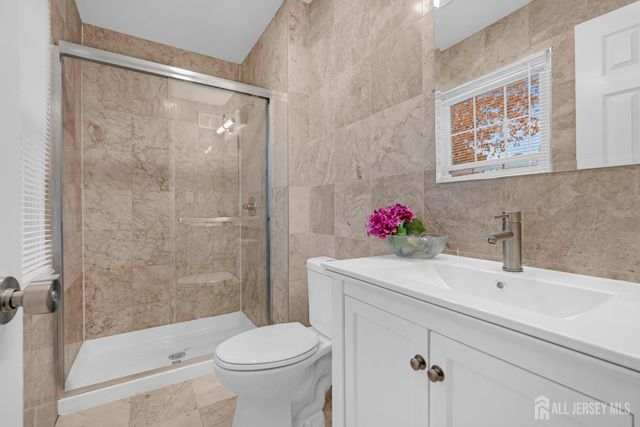 3 Van Arsdale Court, East Brunswick, NJ 08816