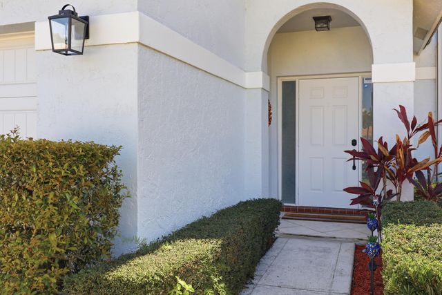 4956 SE Mariner Village Lane, Stuart, FL 34997