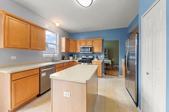 253 Carlton Mews Court, Sugar Grove, IL 60554
