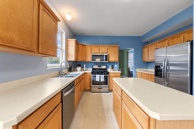 253 Carlton Mews Court, Sugar Grove, IL 60554